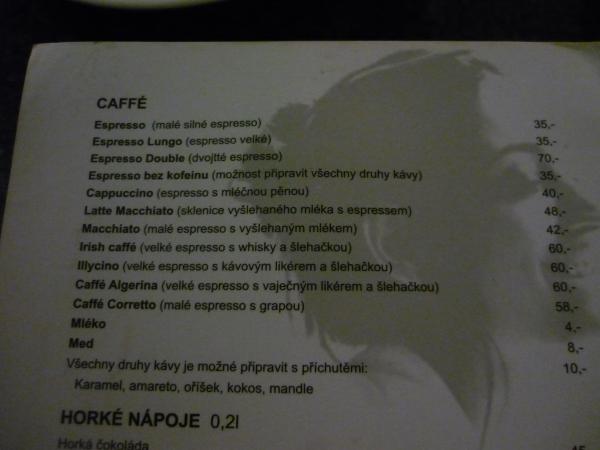 Nabídka kávových nápojů v Espresso baru Illy