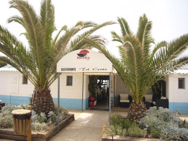 Vchod do Restaurante António Tá certo