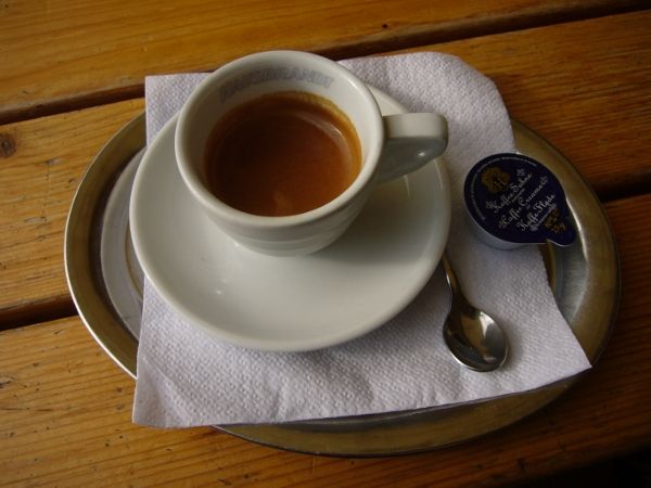 Espresso Hausebrandt-poslechové kavárně Dvě vd