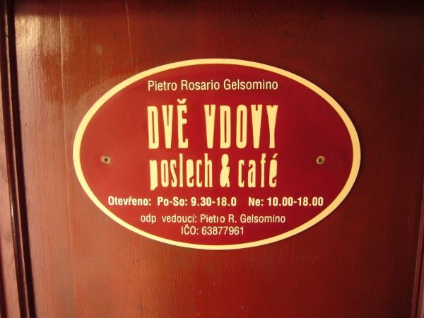 Otevírací doba kavárny Dvě vdovy